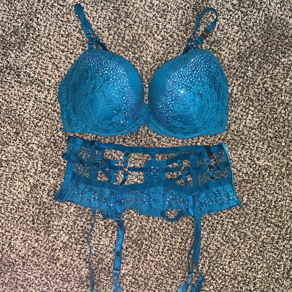 VS bra and garter belt set